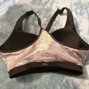 VS Sport Knockout Ultra Max front close bra